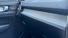 Volvo XC40 2.0 B4P Ultra Dark 5dr Auto Petrol Estate